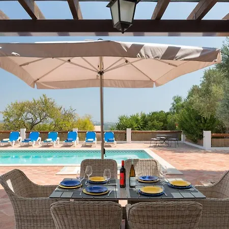 Casinhas Wheelchair Friendly 度假居 *