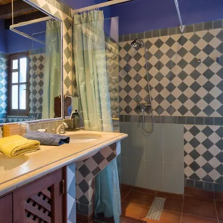 Casinhas Wheelchair Friendly Holiday home *
